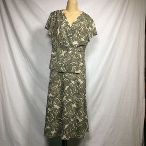 AK Anne Klein Skirt Set Green/Tan Paisley